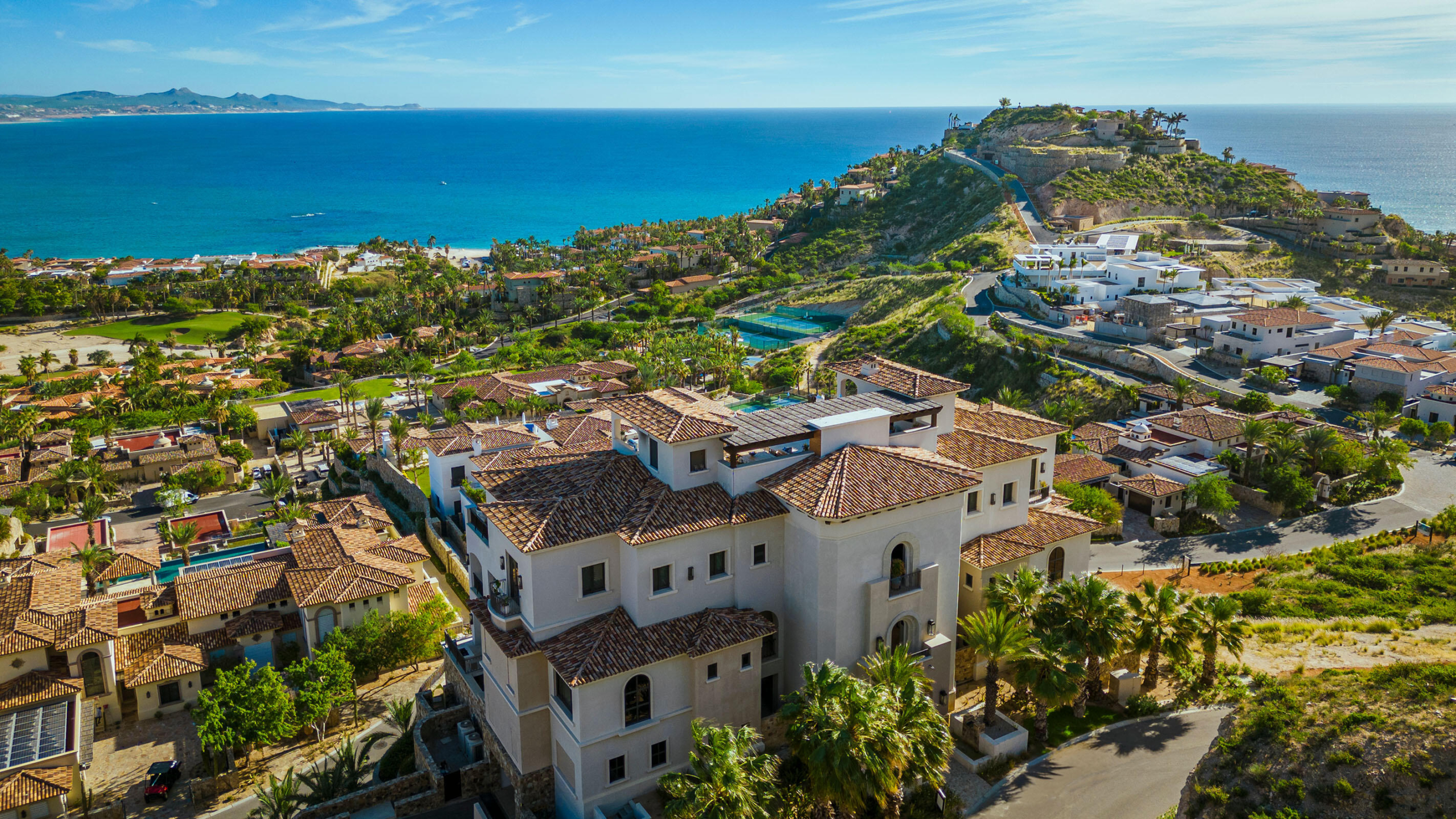Las Ventanas Las Ventanas Luxurious 3-bedroom, 3.5-bath residence at Las Ventanas al Paraíso, A Rosewood Resort. This tranquil retreat features an expansive ocean- – Las Ventanas al Paraiso Resort, San Jose Corridor, BS