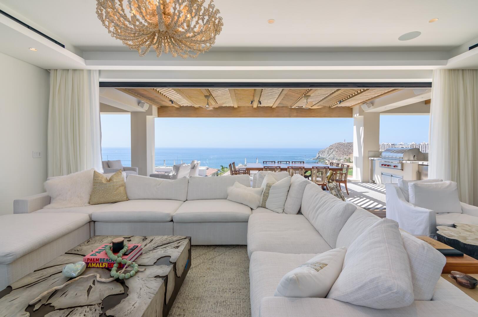 Las Ventanas Las Ventanas Ultra-Luxury Penthouse with unmatched elegance at Las Ventanas. Experience the epitome of luxury living in this stunning 3 bdr, 3 & 2 1/2 baths, atop the prestigious Las Ventanas resort. Boasting an expansive 3,600 sq. ft. of A/C space with an additional 4,000 sq. ft. rooftop deck, this residence redefines grandeur. Breathtaking for sale
